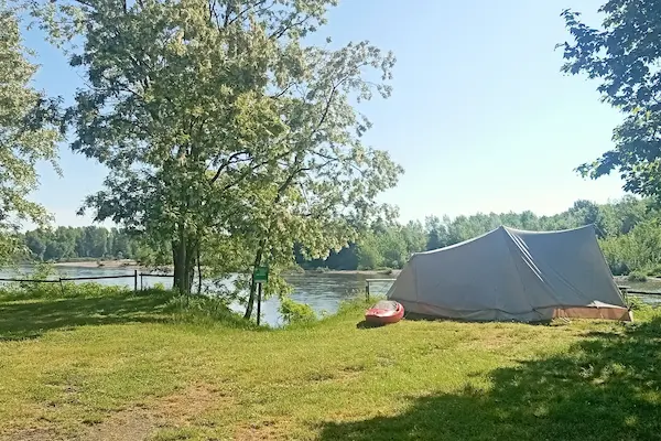 Camping Canoe bord de l'Allier